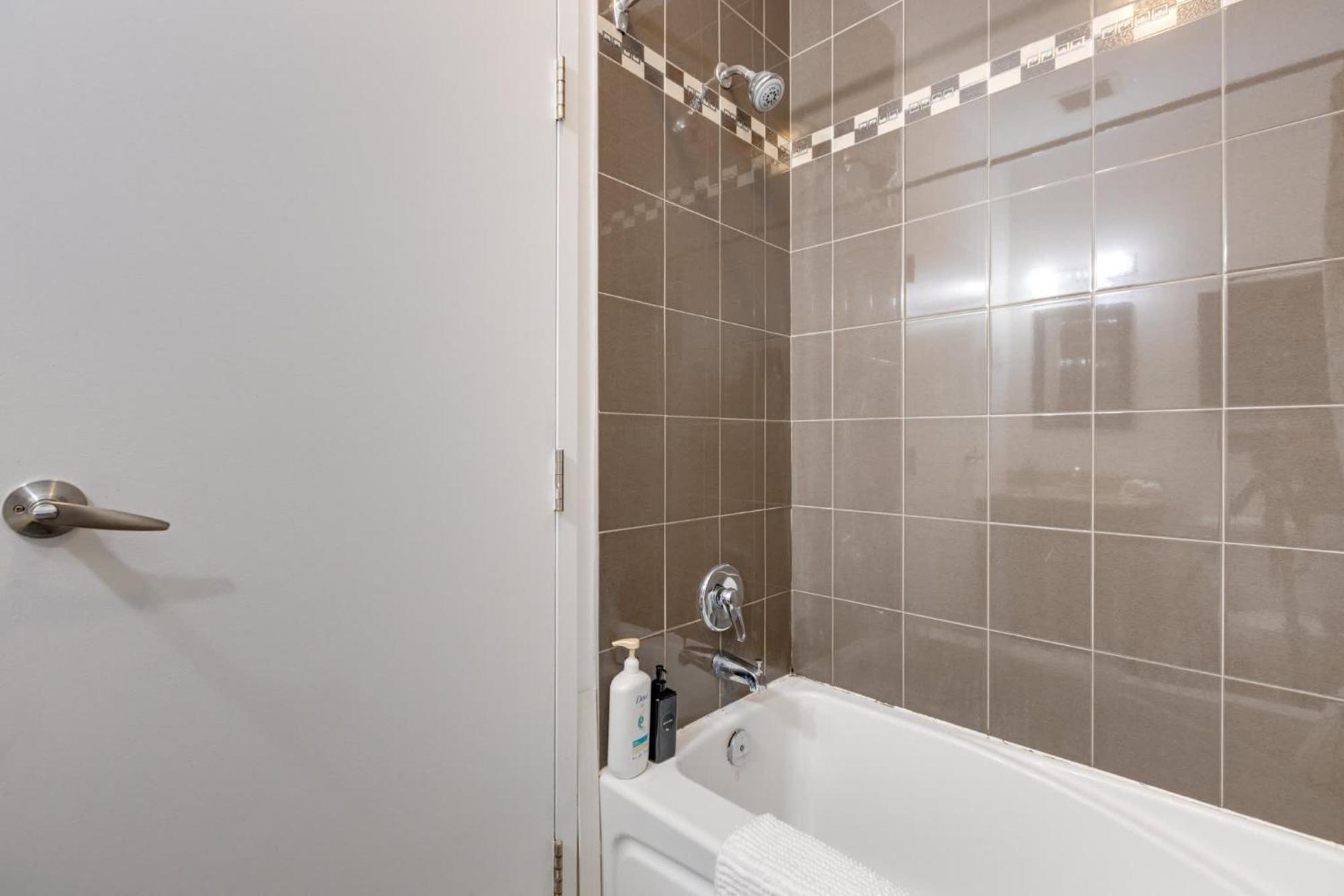 M11 - Stylish & Cozy 2Bdr In Plateau Montreal Apartment Ngoại thất bức ảnh